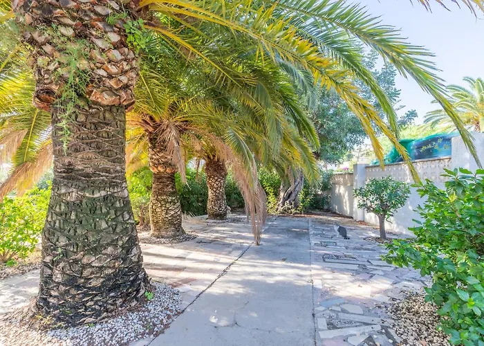 Villa W Pool Seaview In Cometa *